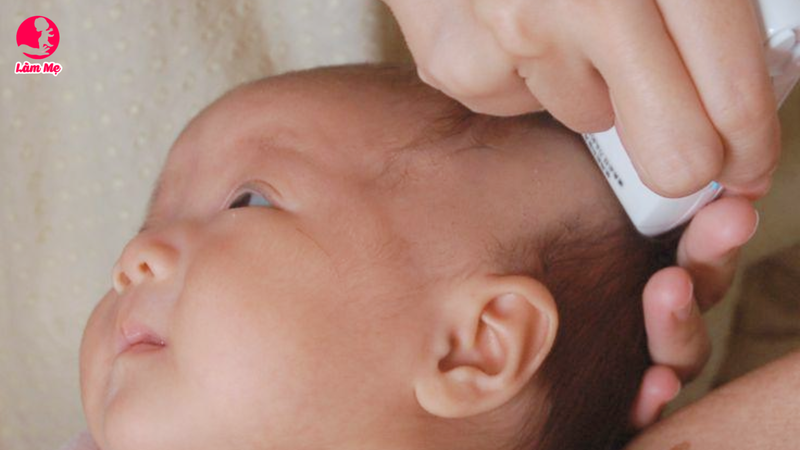Sự thật về cắt tóc máu cho bé: Có giúp tóc mọc dày hơn như lời đồn?